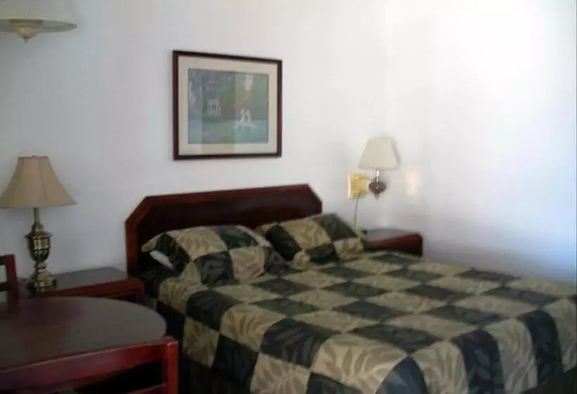 Golden West Motel