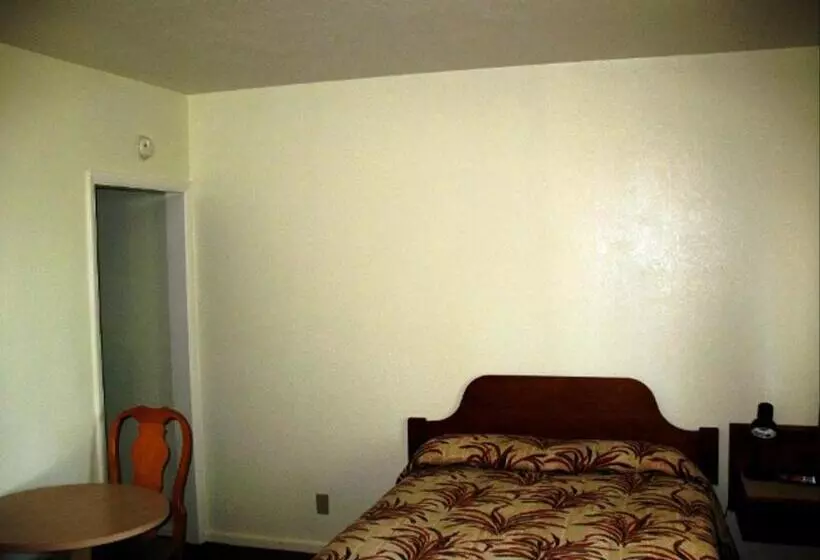 Golden West Motel