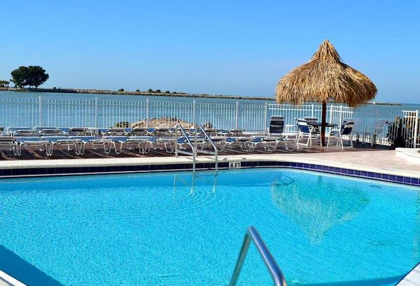 Gulfview Hotel   On The Beach