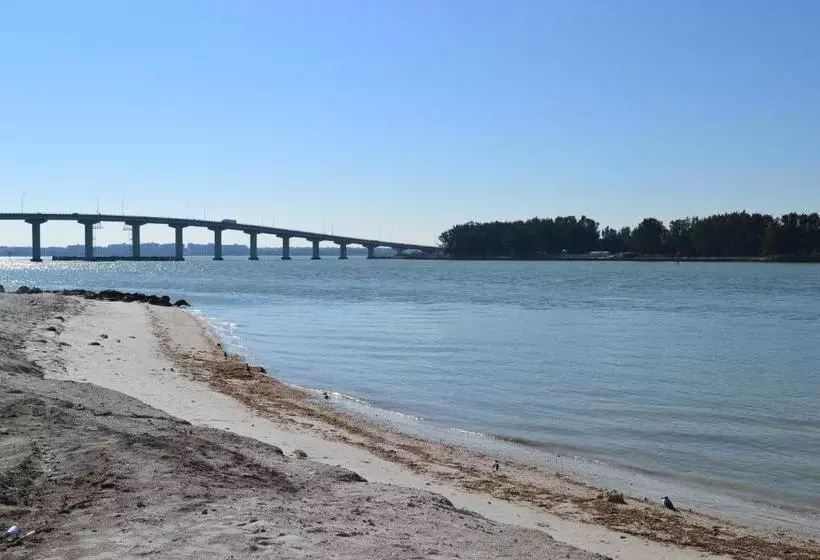 Gulfview Hotel   On The Beach