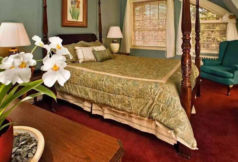 Hotelli Stonehurst Manor Including Breakfast And Dinner