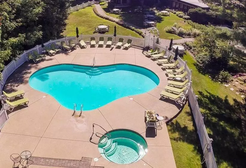 Hotelli Stonehurst Manor Including Breakfast And Dinner