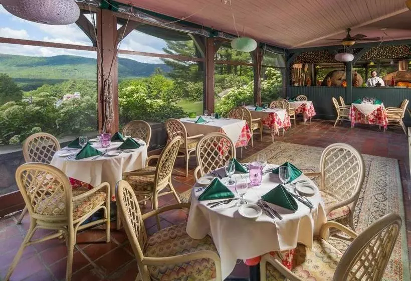 Hotelli Stonehurst Manor Including Breakfast And Dinner