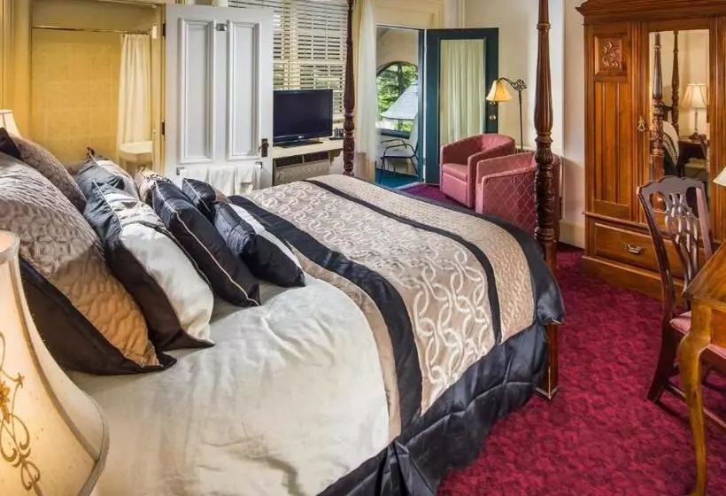 Hotelli Stonehurst Manor Including Breakfast And Dinner