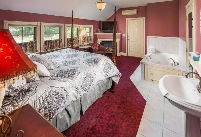 Hotelli Stonehurst Manor Including Breakfast And Dinner