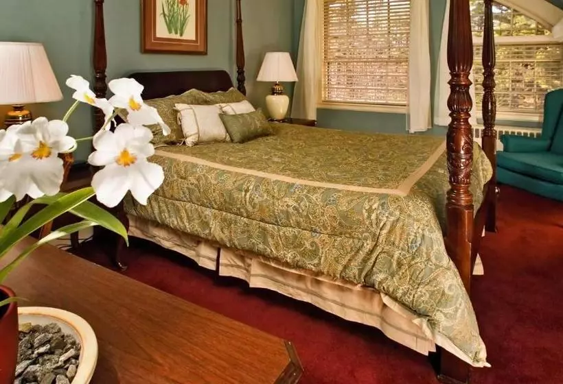 Hotelli Stonehurst Manor Including Breakfast And Dinner