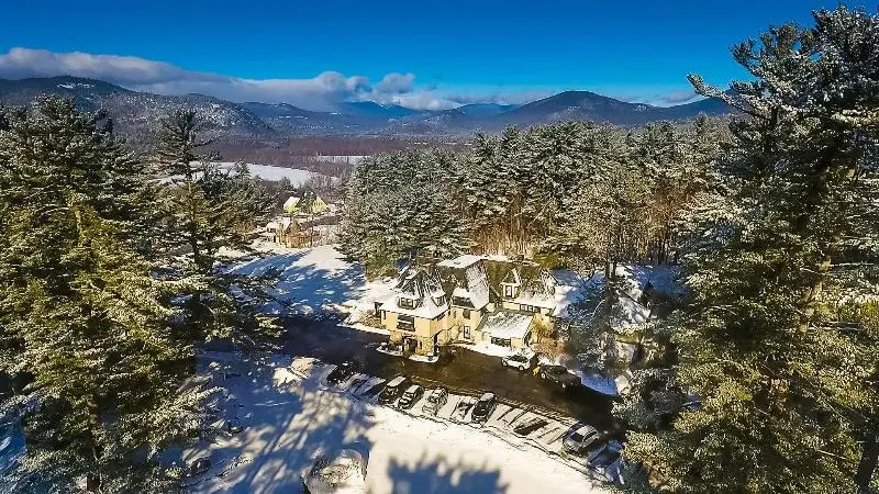 Hotelli Stonehurst Manor Including Breakfast And Dinner