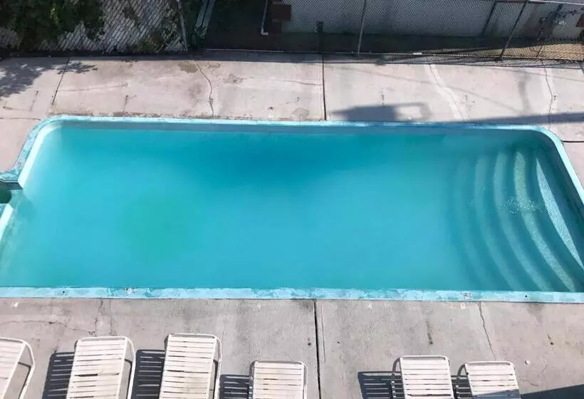 La Fontana Motel