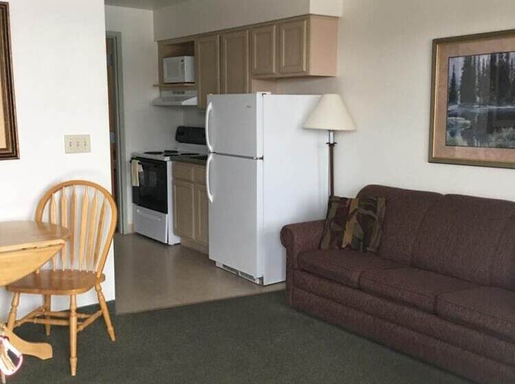 Мотель All Suites Inn Budget Host