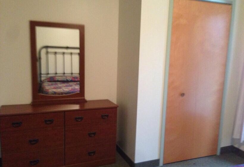 Мотель All Suites Inn Budget Host