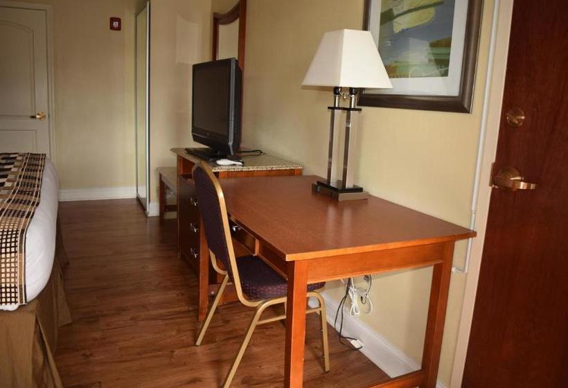 Motel Atkinson Inn & Suites