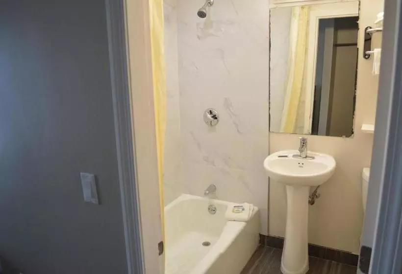 モーテル Nashoba Valley Inn & Suites