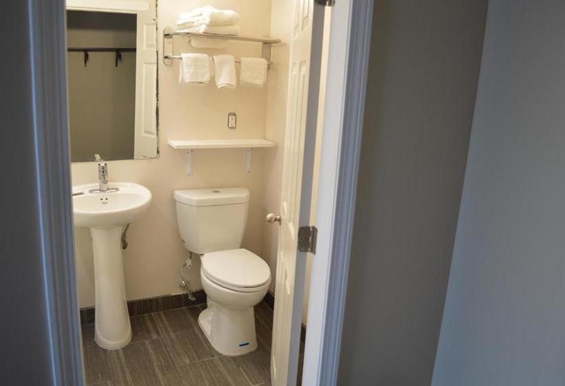 모텔 Nashoba Valley Inn & Suites