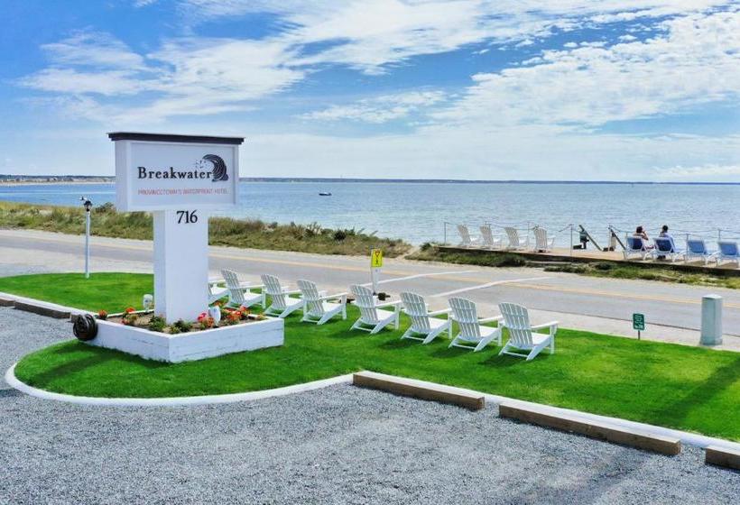 مُتل Breakwater