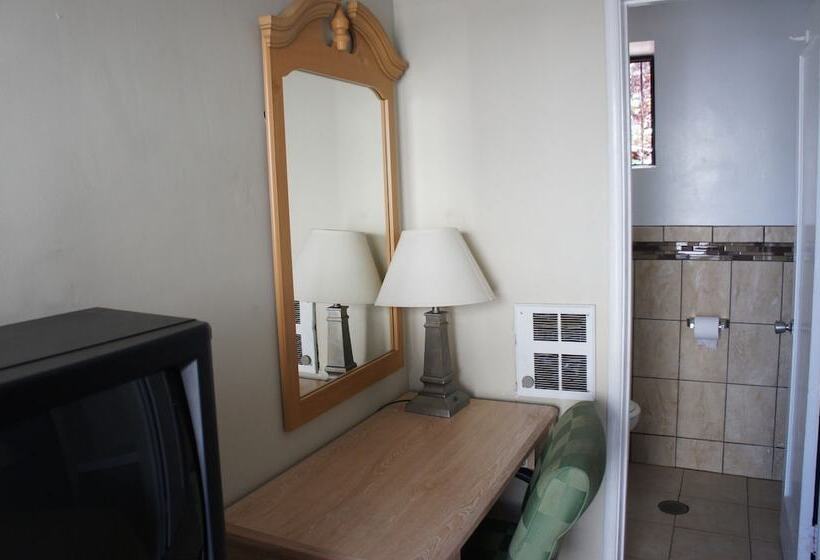 فندق على الطريق Budget Inn