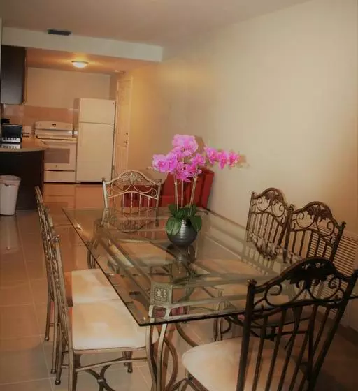Motelli Capri Apartments