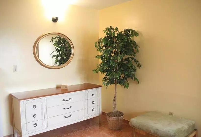 Motelli Capri Apartments