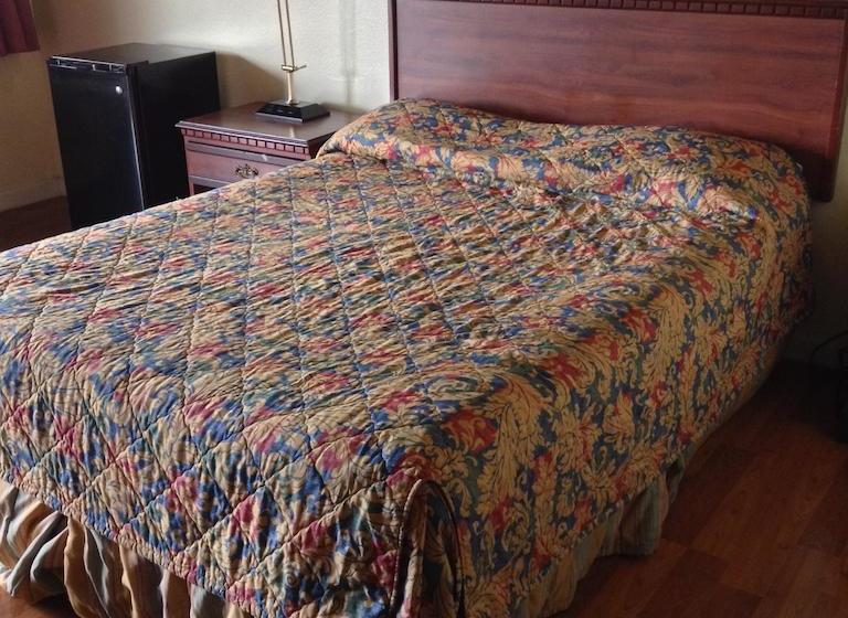 فندق على الطريق Capri Inn