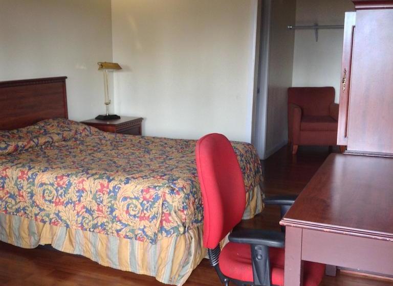 فندق على الطريق Capri Inn