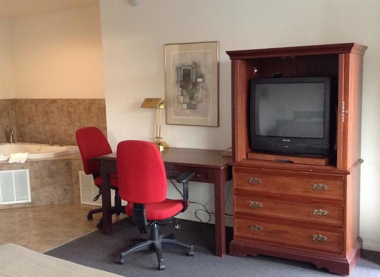 فندق على الطريق Capri Inn