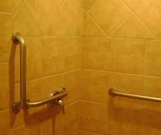 モーテル Econo Lodge Inn & Suites