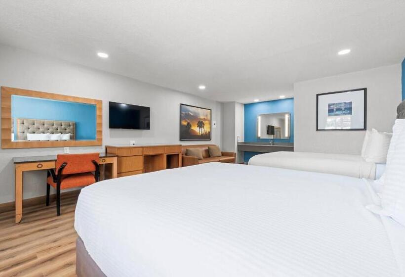 فندق على الطريق Econo Lodge Inn & Suites