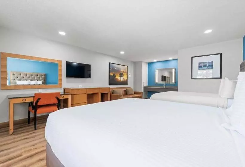 モーテル Econo Lodge Inn & Suites