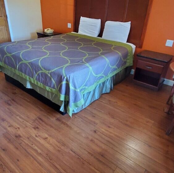 Мотель Delmonico Inn & Suites