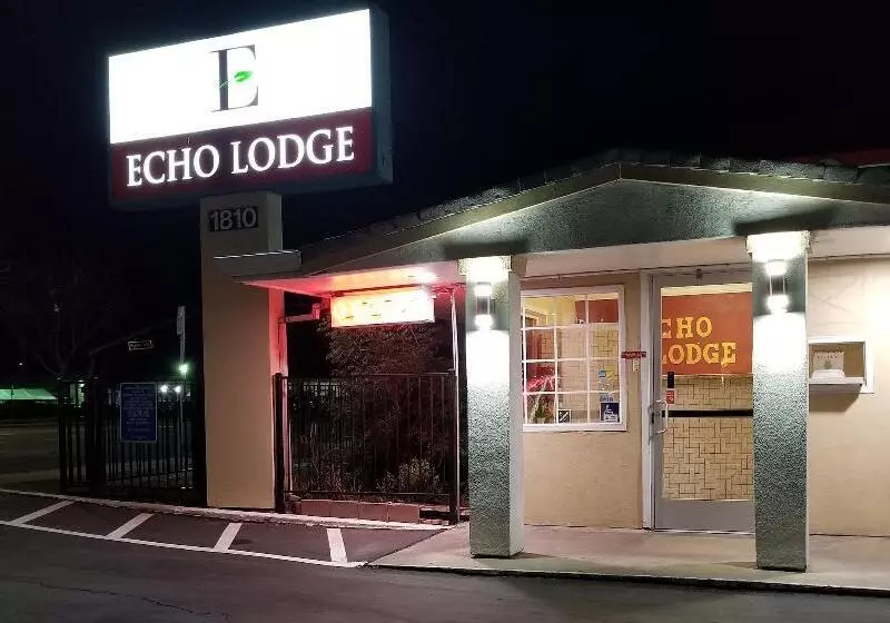 モーテル Echo Lodge