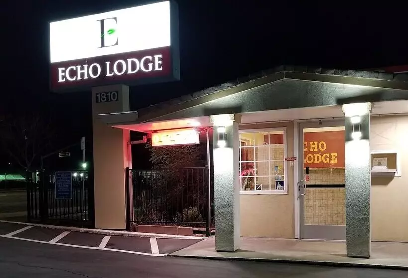 モーテル Echo Lodge