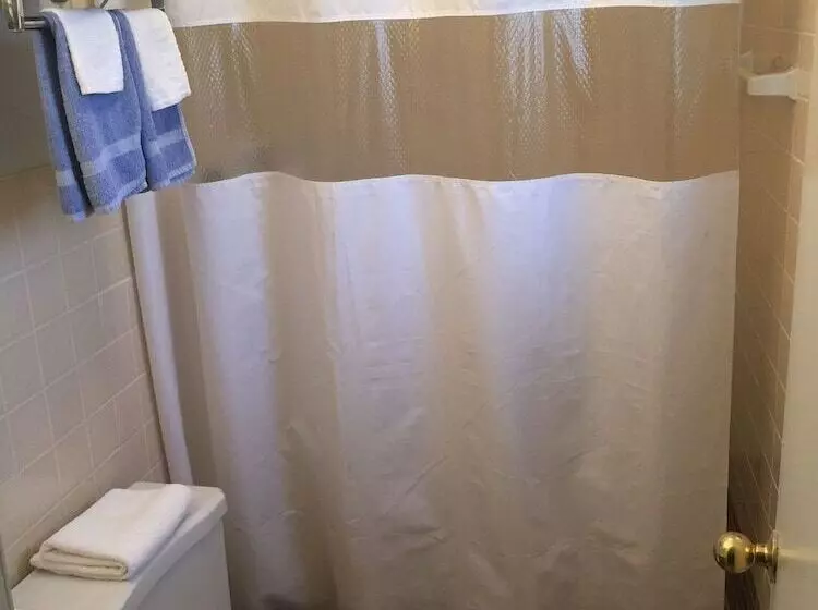 モーテル Economy Inn Bloomington