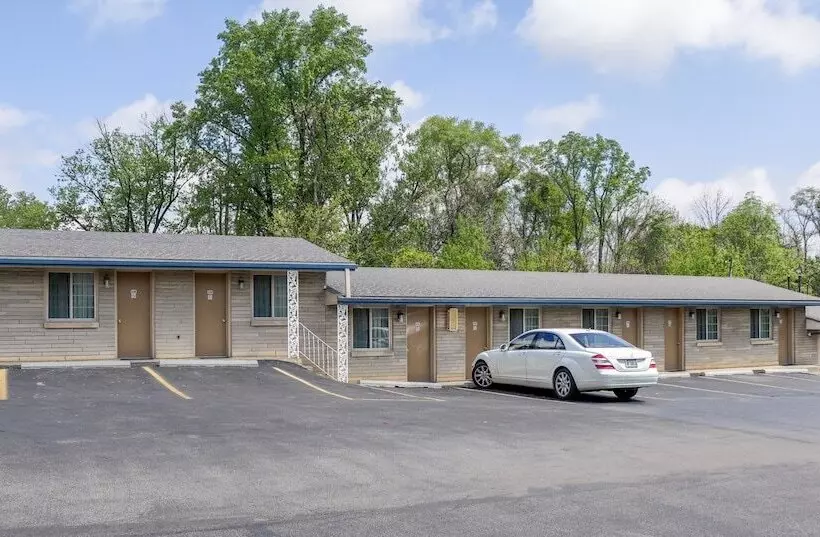 モーテル Economy Inn Bloomington