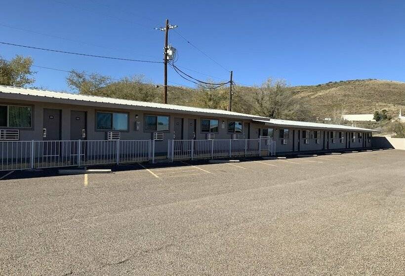 فندق على الطريق Value Lodge