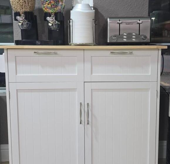 فندق على الطريق Value Lodge