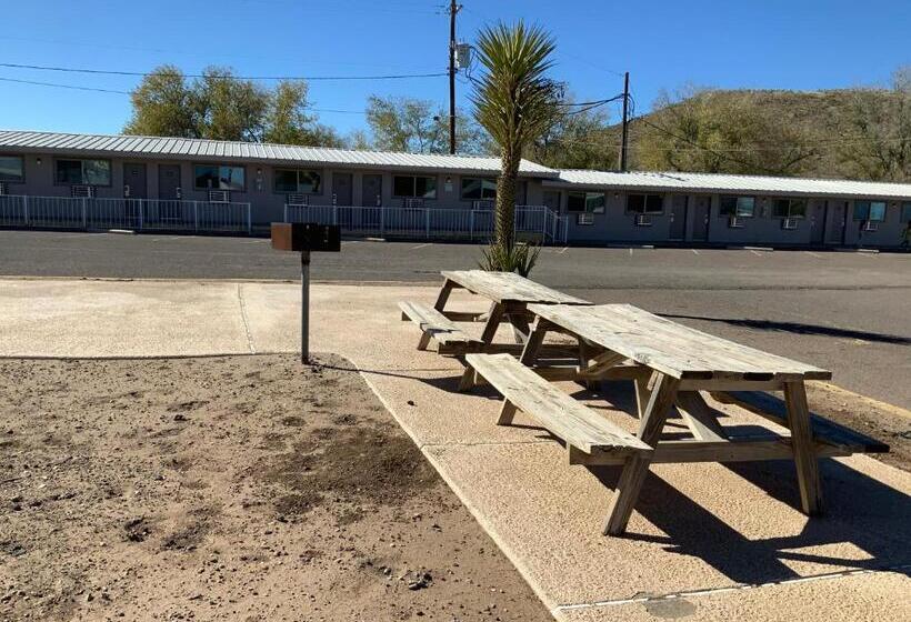 فندق على الطريق Value Lodge