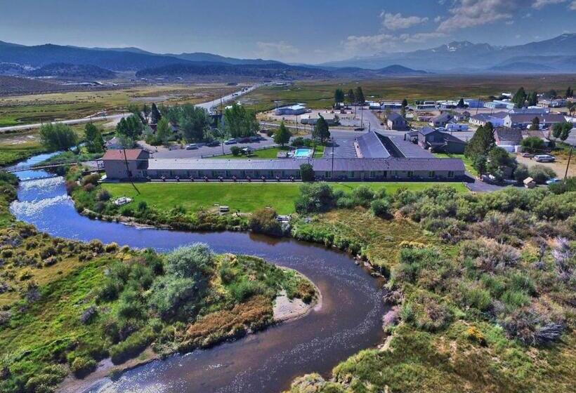 모텔 Walker River Lodge