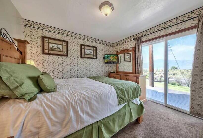 모텔 Walker River Lodge