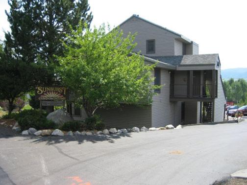 リゾートホテル Sunburst Condominiums