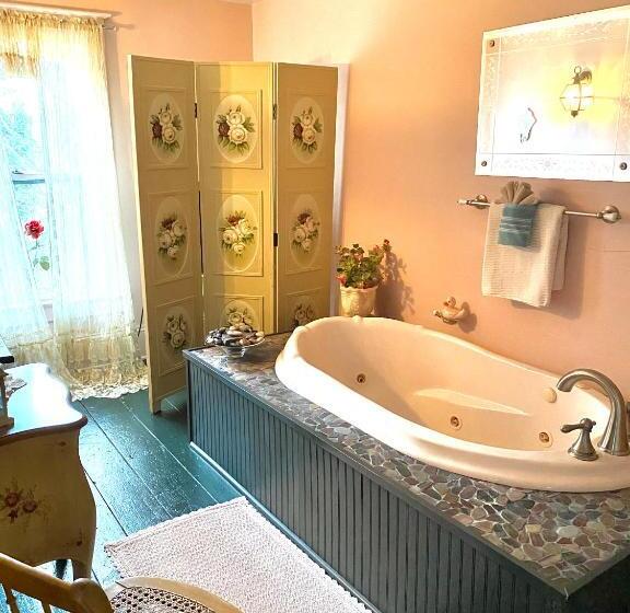 The Bella Ella Bed And Breakfast