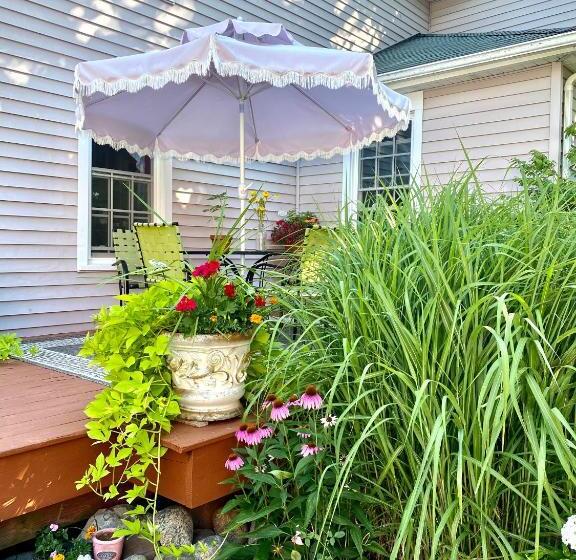 The Bella Ella Bed And Breakfast