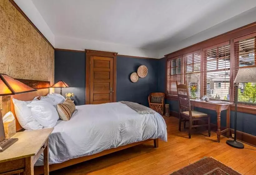 تختخواب و صبحانه Venice Beach House
