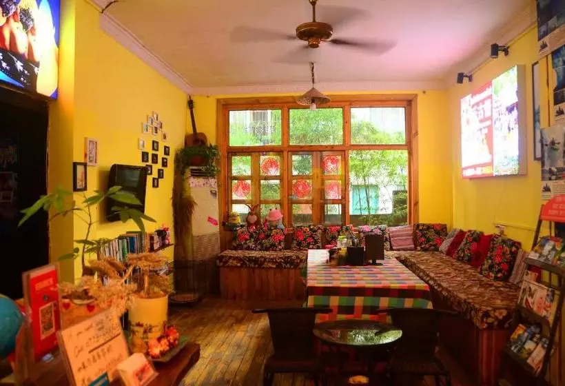 En Attendant Godot Youth Hostel