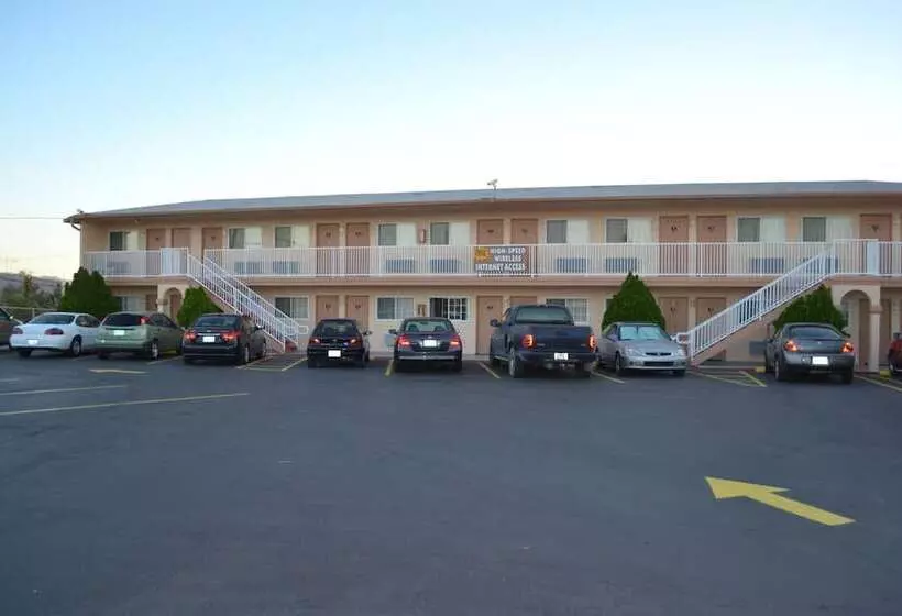 هتل Budget Inn