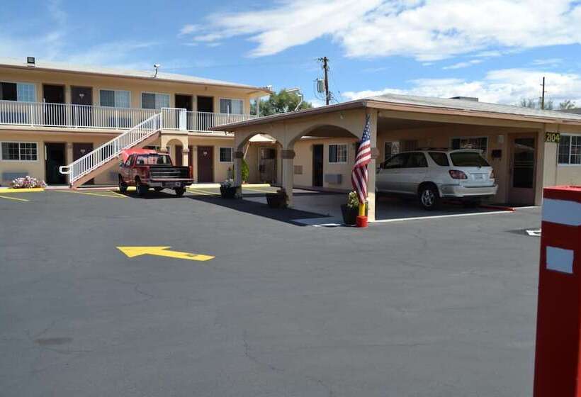 ホテル Budget Inn