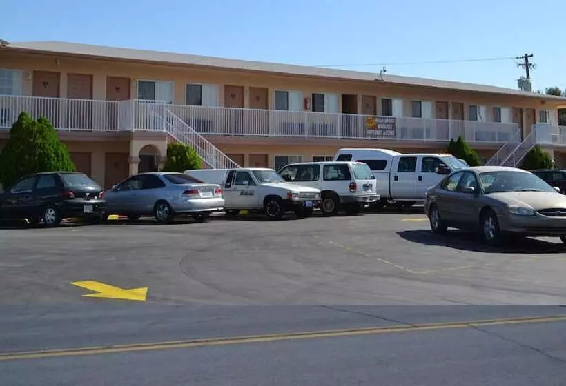 هتل Budget Inn