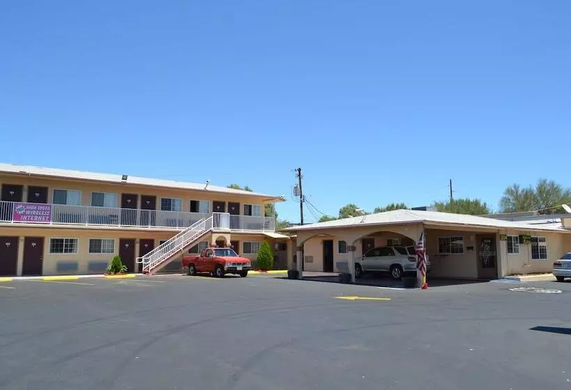 هتل Budget Inn