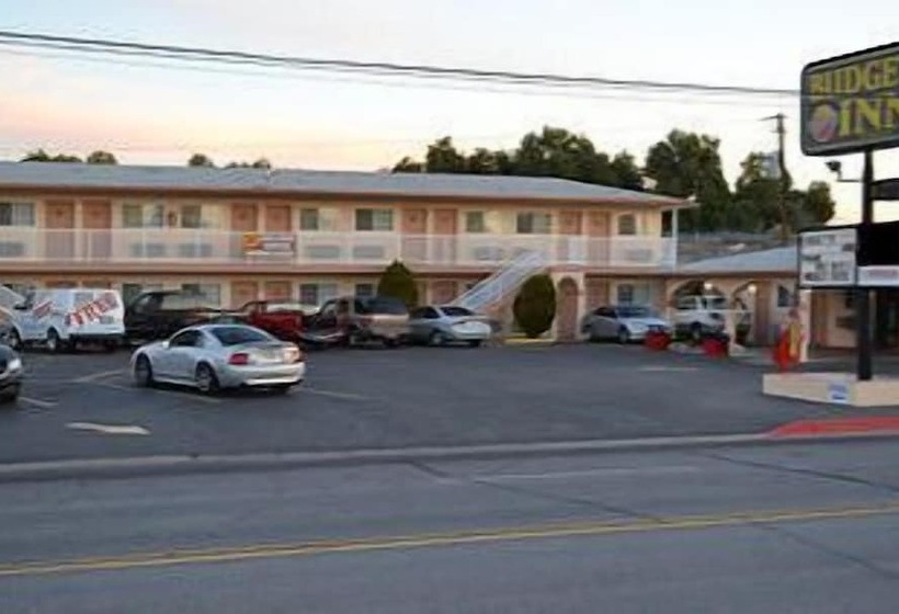 ホテル Budget Inn