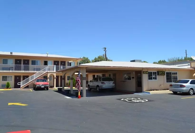 هتل Budget Inn