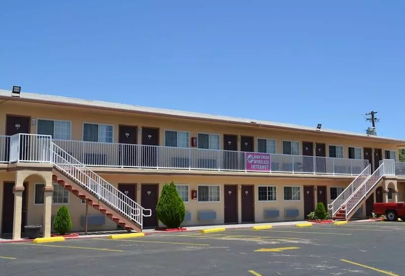 هتل Budget Inn