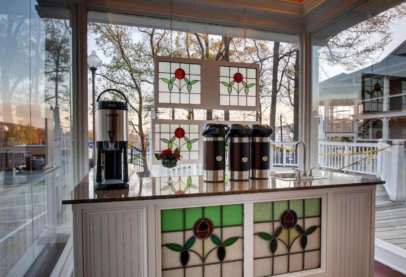 בית מלון כפרי Finial Bw Premier Collection Oxford   Anniston